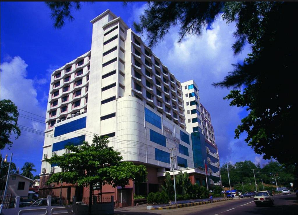 Yuzana Hotel Yangón Exterior foto